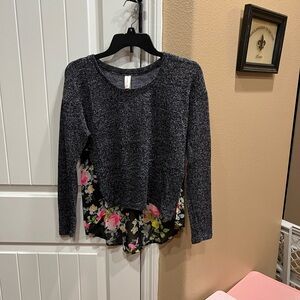 Women’s no boundaries lightweight sweater